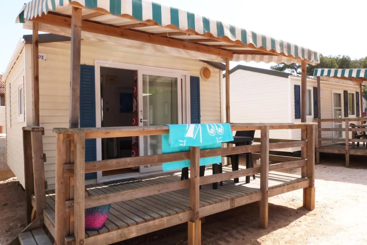 Camping La Bergerie Plage イエール キャンプ場